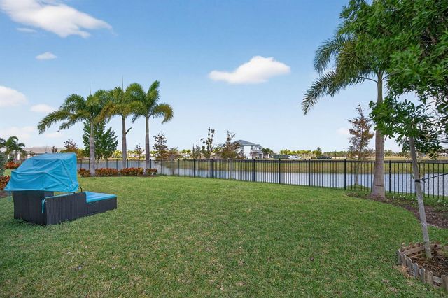 10405 Northbrook Circle, Palm Beach Gardens, FL 33412