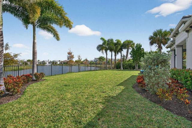 10405 Northbrook Circle, Palm Beach Gardens, FL 33412