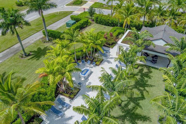 10405 Northbrook Circle, Palm Beach Gardens, FL 33412