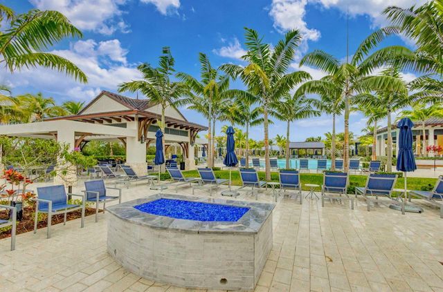10405 Northbrook Circle, Palm Beach Gardens, FL 33412