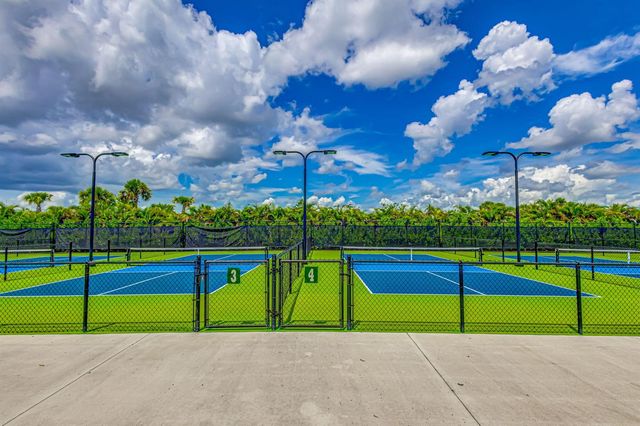 10405 Northbrook Circle, Palm Beach Gardens, FL 33412