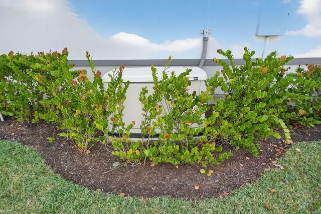 10405 Northbrook Circle, Palm Beach Gardens, FL 33412