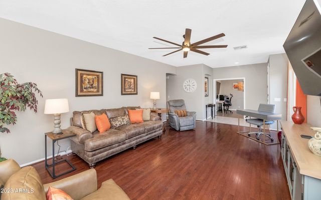 303 N KIMBERLEE Way, Chandler, AZ 85225