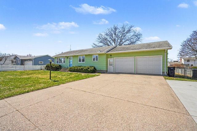 908 10th Street, Farmington, MN 55024