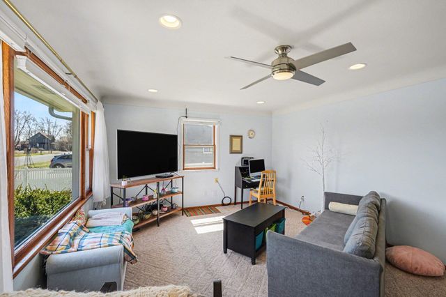 908 10th Street, Farmington, MN 55024