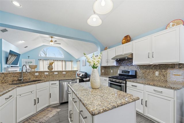 6003 Vista Park Lane, Sachse, TX 75048