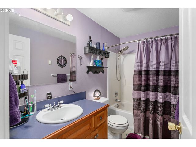 11215 Ne 359TH St, La Center, WA 98629