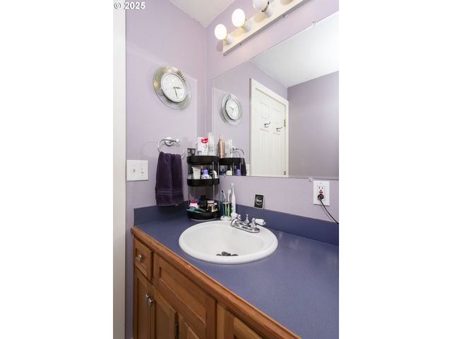 11215 Ne 359TH St, La Center, WA 98629