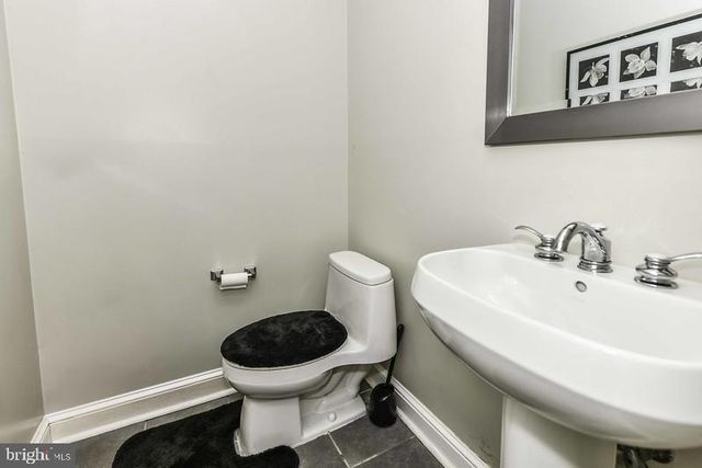 2 PARKER FARM CT, Silver Spring, MD 20906