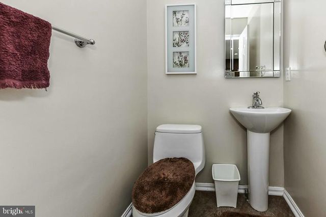 2 PARKER FARM CT, Silver Spring, MD 20906