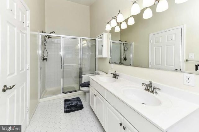 2 PARKER FARM CT, Silver Spring, MD 20906