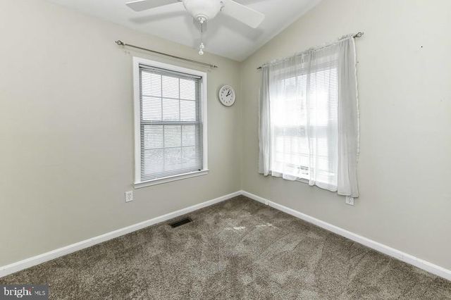 2 PARKER FARM CT, Silver Spring, MD 20906