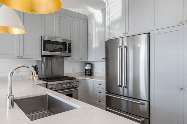 350 Bradford St 11, Provincetown, MA 02657