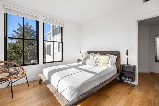 350 Bradford St 11, Provincetown, MA 02657