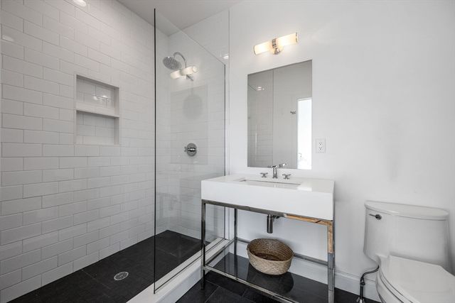 350 Bradford St 11, Provincetown, MA 02657