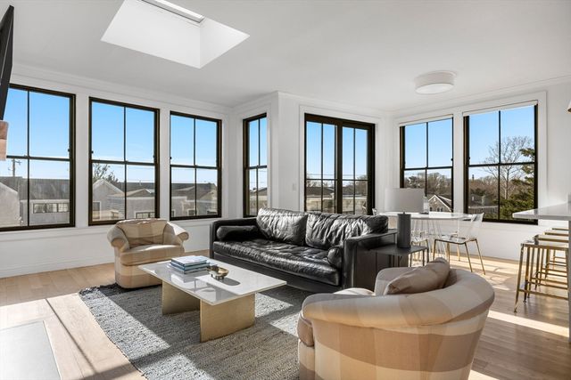 350 Bradford St 11, Provincetown, MA 02657