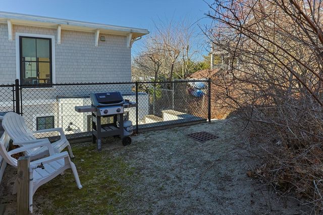 350 Bradford St 11, Provincetown, MA 02657