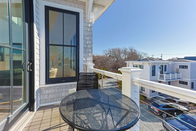 350 Bradford St 11, Provincetown, MA 02657