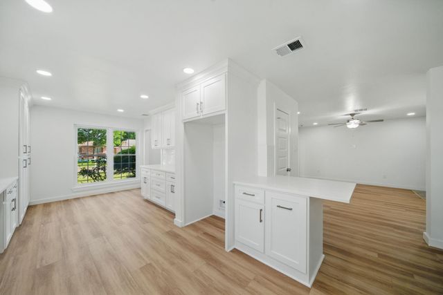 9711 Derrik Drive, Houston, TX 77080