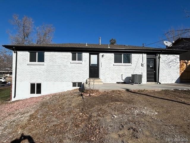 960 W 79th Pl, Denver, CO 80221