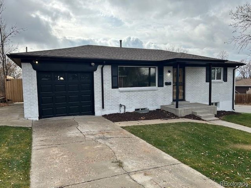 960 W 79th Pl, Denver, CO 80221