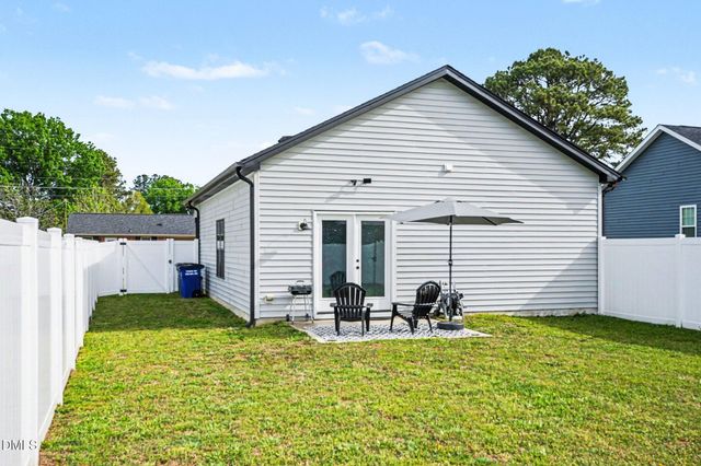 807 A Peedin Street, Selma, NC 27576