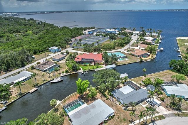 4409 Crews CT, Port Charlotte, FL 33952