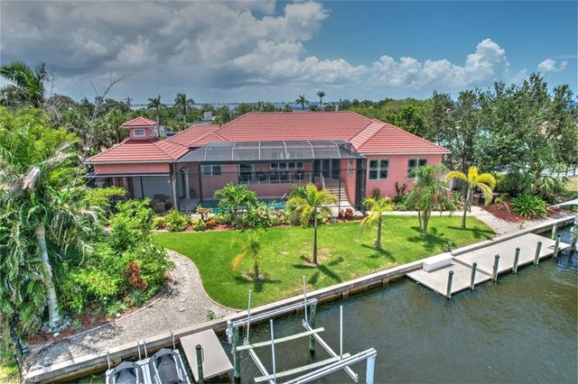4409 Crews CT, Port Charlotte, FL 33952