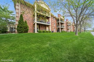 4900 Pleasant Street 16, West Des Moines, IA 50266