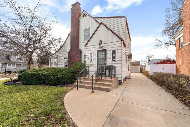 311 Sunset Dr, Salina, KS 67401