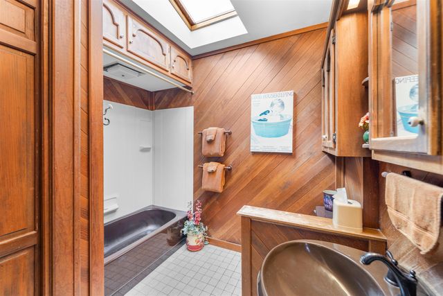 311 Sunset Dr, Salina, KS 67401