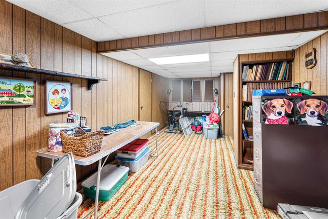 311 Sunset Dr, Salina, KS 67401