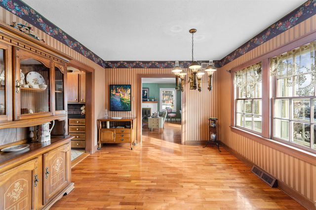 311 Sunset Dr, Salina, KS 67401