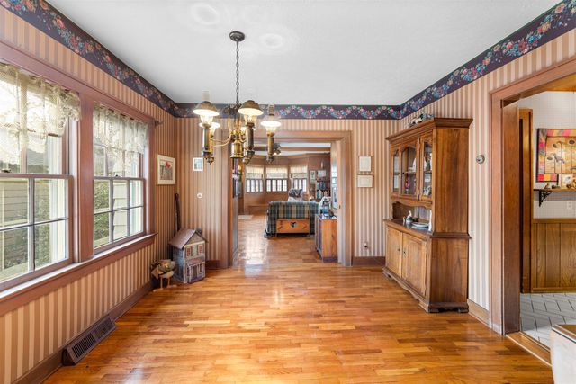 311 Sunset Dr, Salina, KS 67401