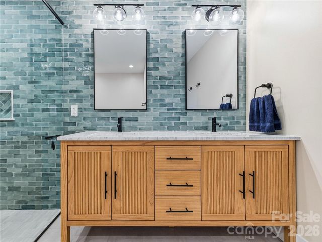 159 Virginia Avenue, Asheville, NC 28806