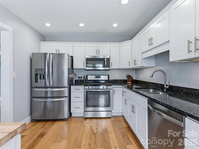 159 Virginia Avenue, Asheville, NC 28806