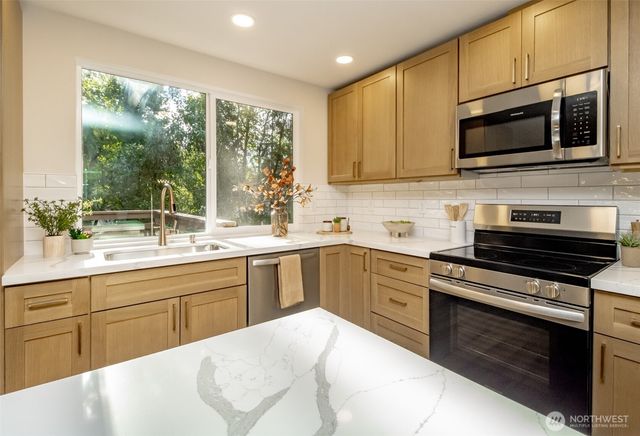 3696 SE Greenbriar Place, Port Orchard, WA 98366