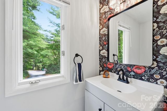 202 Riva Ridge Drive, Fairview, NC 28730