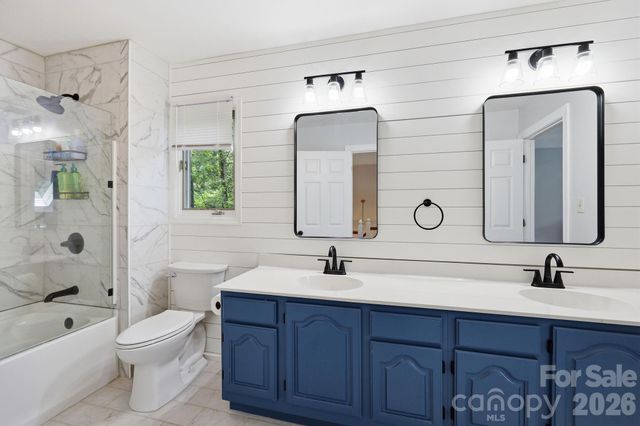 202 Riva Ridge Drive, Fairview, NC 28730