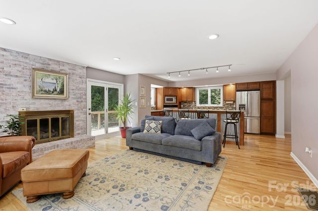 202 Riva Ridge Drive, Fairview, NC 28730