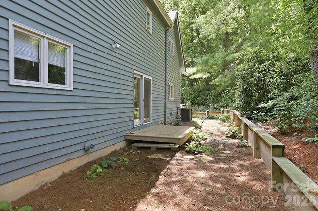 202 Riva Ridge Drive, Fairview, NC 28730
