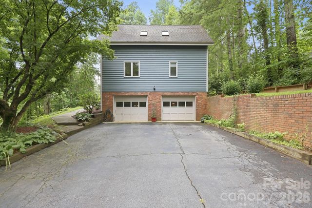 202 Riva Ridge Drive, Fairview, NC 28730