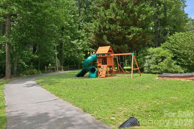 202 Riva Ridge Drive, Fairview, NC 28730