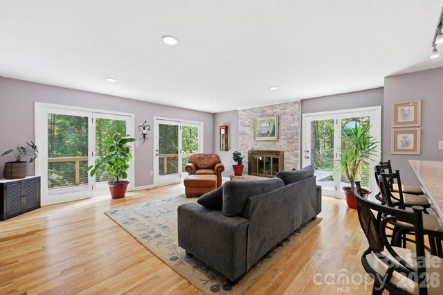 202 Riva Ridge Drive, Fairview, NC 28730