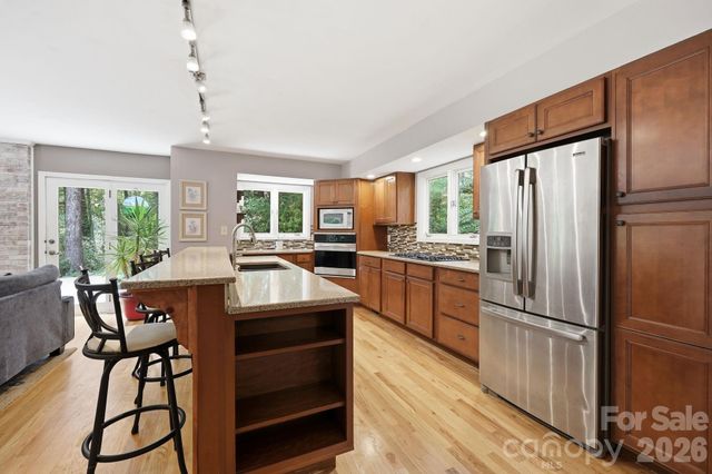 202 Riva Ridge Drive, Fairview, NC 28730