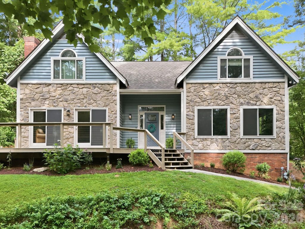 202 Riva Ridge Drive, Fairview, NC 28730