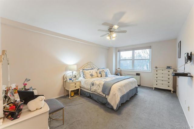 1 Kensington Gate PH9, Great Neck, NY 11021
