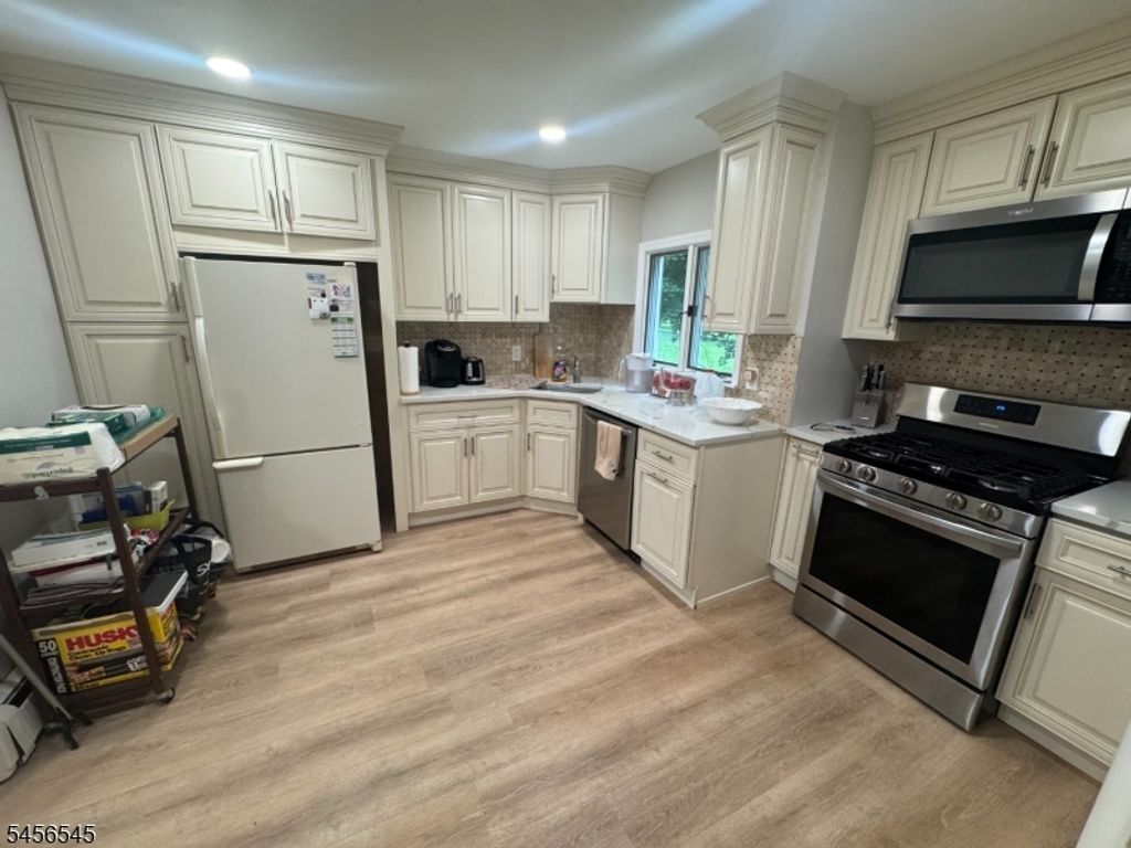 214 Boyle Ave, Totowa Boro, NJ 07512 — photo 3