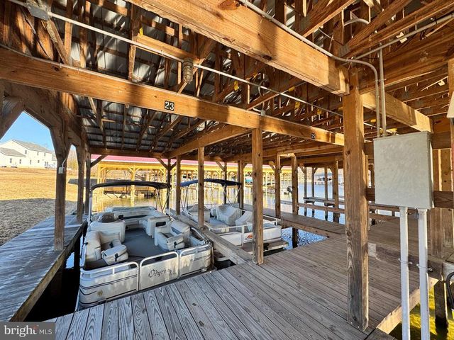 515 NOAHS LANDING DR, Bumpass, VA 23024