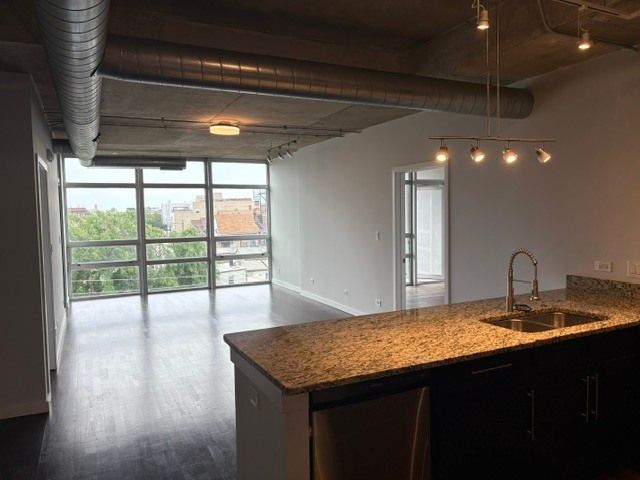 1610 W FULLERTON Avenue 409, Chicago, IL 60614